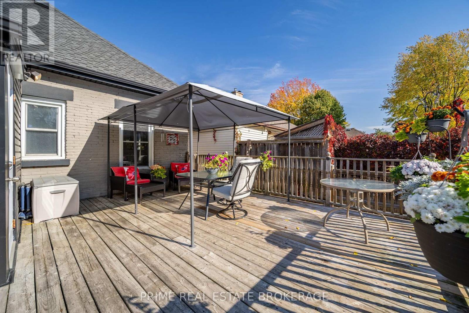 11 Briscoe Street E, London South, Ontario  N6C 1W8 - Photo 38 - X12473847