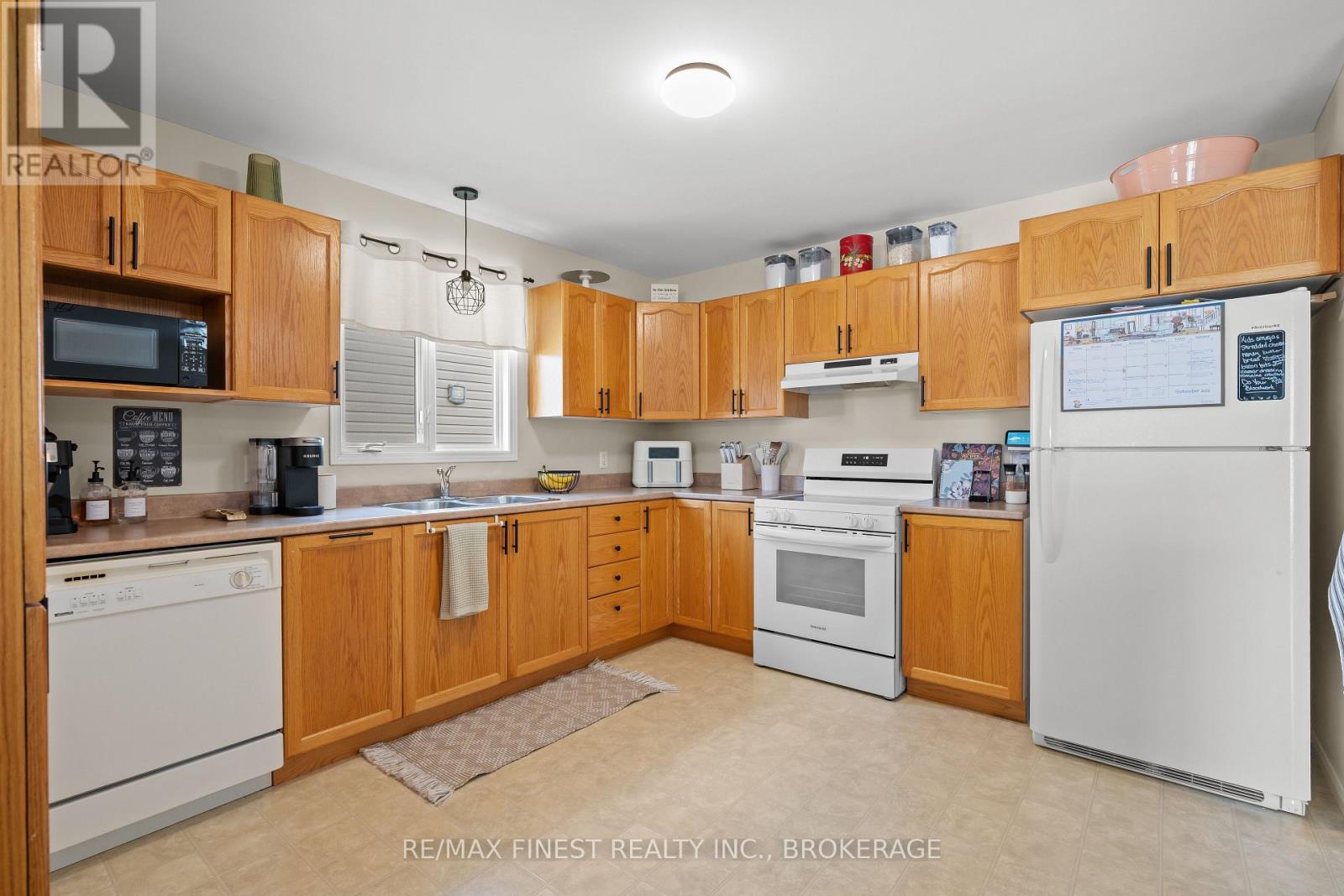 1032 Redwood Crescent, Kingston (City Northwest), Ontario  K7P 3G7 - Photo 8 - X12475998