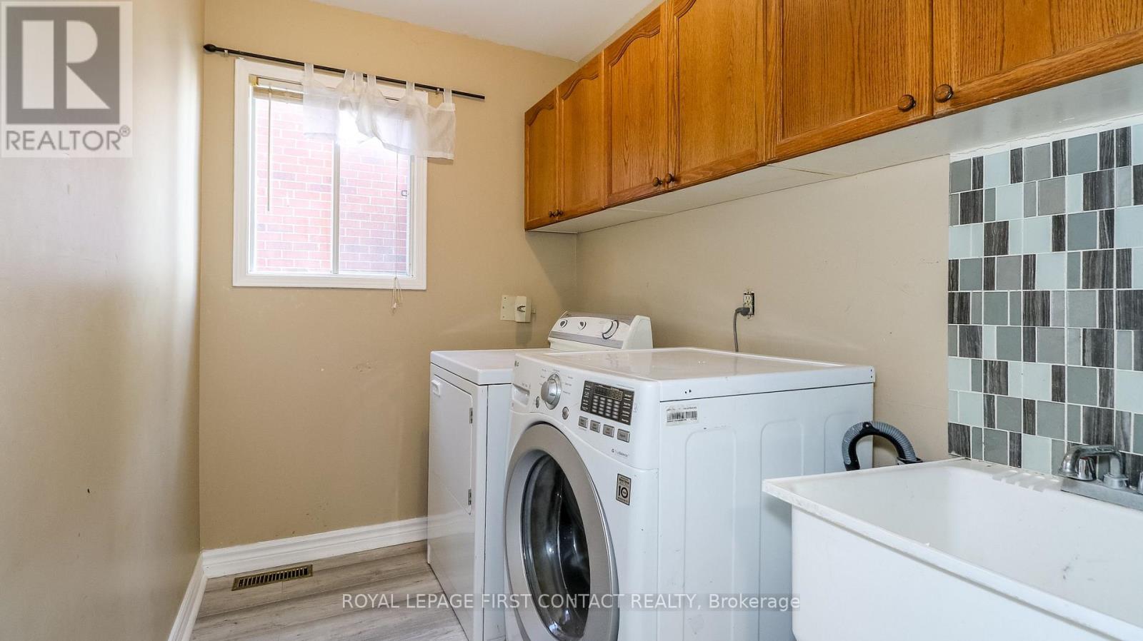 194 Kozlov Street, Barrie, Ontario  L4N 7H6 - Photo 17 - S12476152