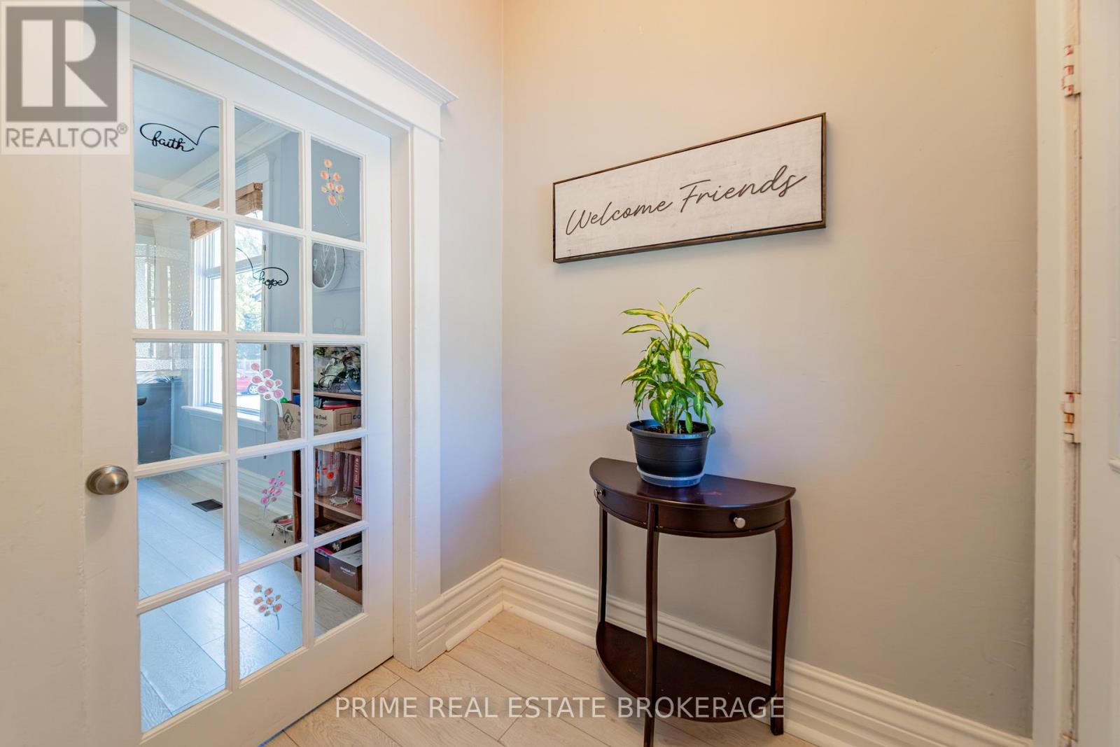 11 Briscoe Street E, London South, Ontario  N6C 1W8 - Photo 9 - X12473847