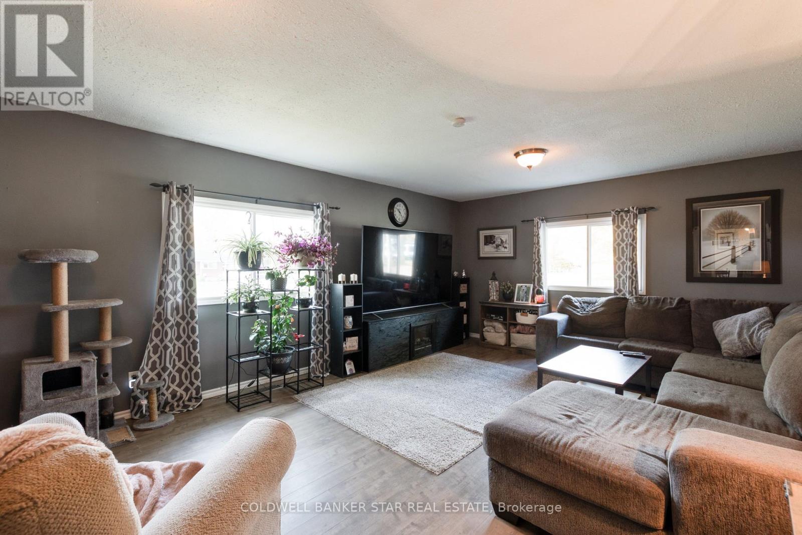 35613 Victoria Street, Southwold, Ontario  N0L 1K0 - Photo 14 - X12475325