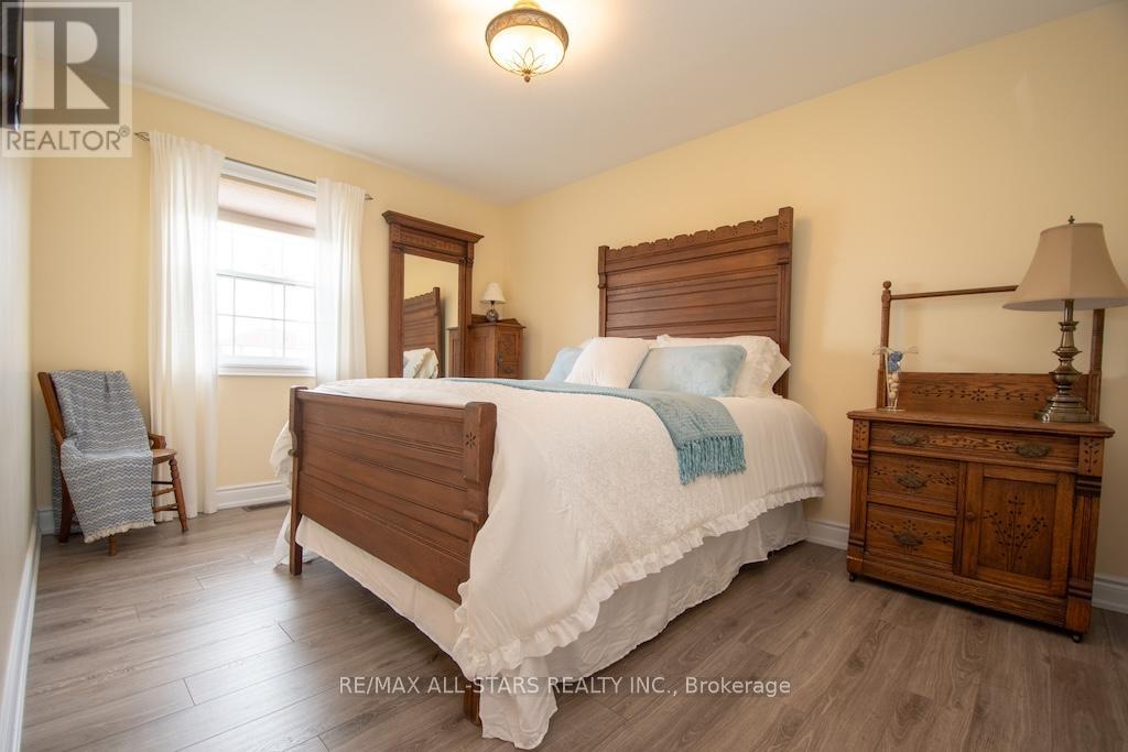 10 Silverbrook Avenue, Kawartha Lakes, Ontario  K9V 0L9 - Photo 26 - X12377263