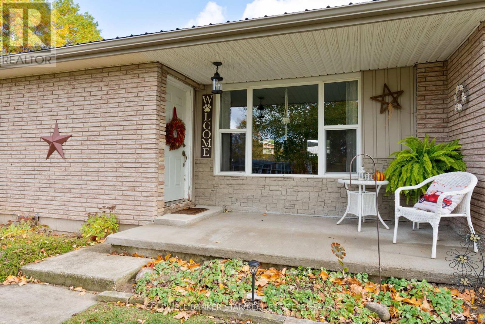 35613 Victoria Street, Southwold, Ontario  N0L 1K0 - Photo 4 - X12475325