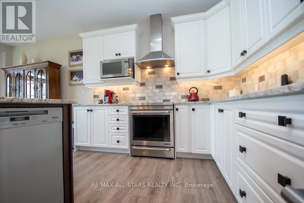 10 Silverbrook Avenue, Kawartha Lakes, Ontario  K9V 0L9 - Photo 16 - X12377263