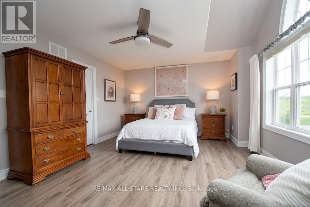 10 Silverbrook Avenue, Kawartha Lakes, Ontario  K9V 0L9 - Photo 20 - X12377263