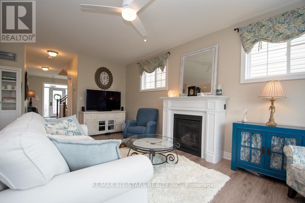 10 Silverbrook Avenue, Kawartha Lakes, Ontario  K9V 0L9 - Photo 7 - X12377263