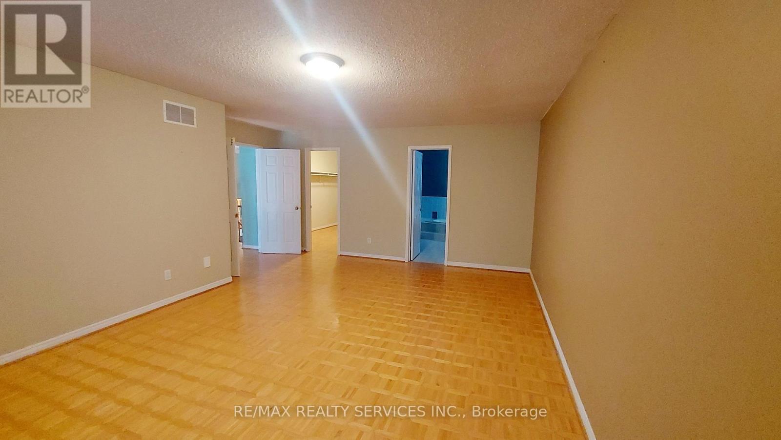 26 Hacienda Court, Brampton, Ontario  L6Z 3J1 - Photo 32 - W12348242