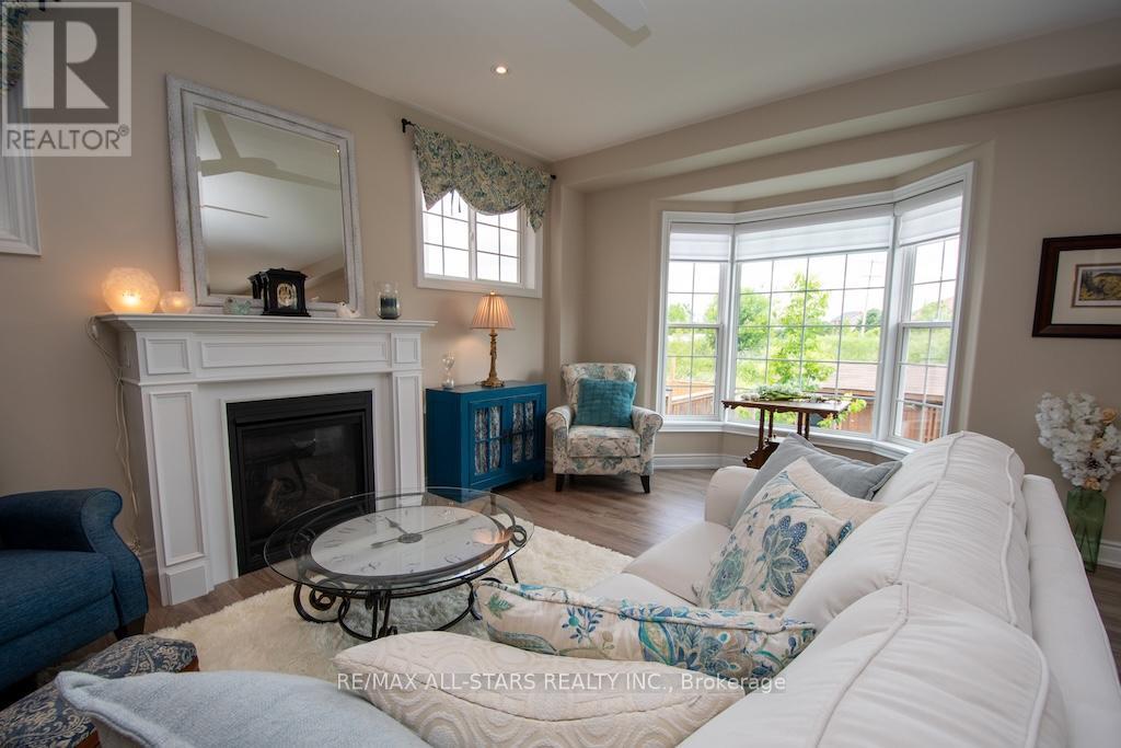 10 Silverbrook Avenue, Kawartha Lakes, Ontario  K9V 0L9 - Photo 8 - X12377263