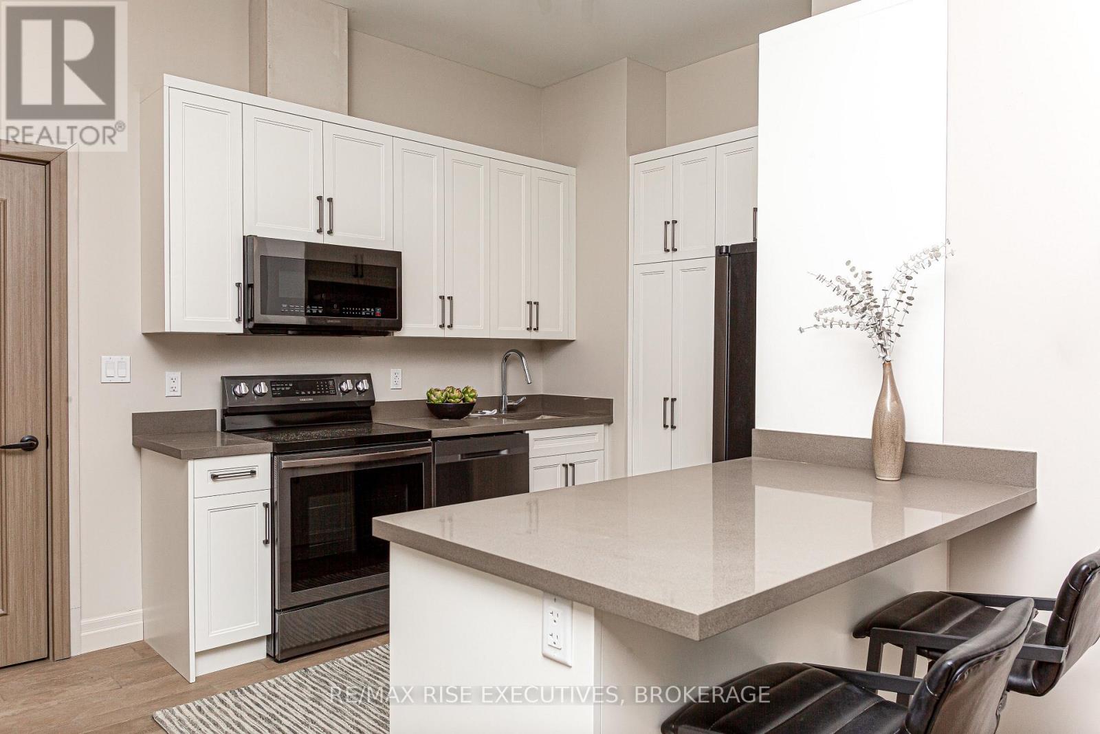 506 - 847 Development Drive, Kingston (South Of Taylor-Kidd Blvd), Ontario  K7M 4W6 - Photo 4 - X12476109