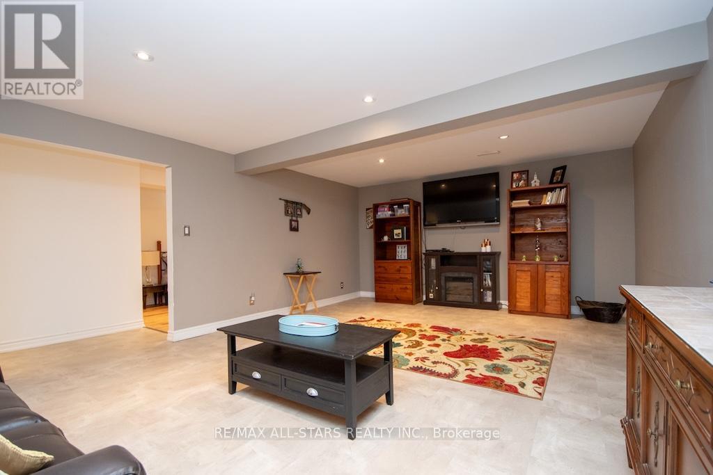 176 Elgin Street, Kawartha Lakes, Ontario  K9V 6B3 - Photo 37 - X12454119