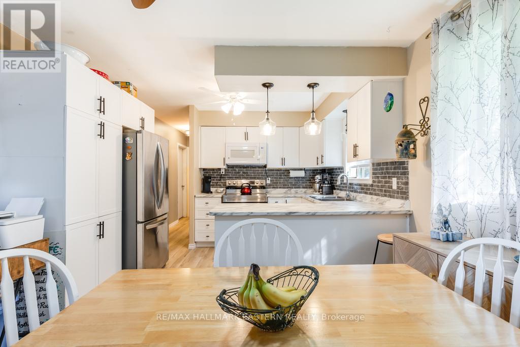 1013 Nicholl's Boulevard, Selwyn, Ontario  K0L 1H0 - Photo 13 - X12457024