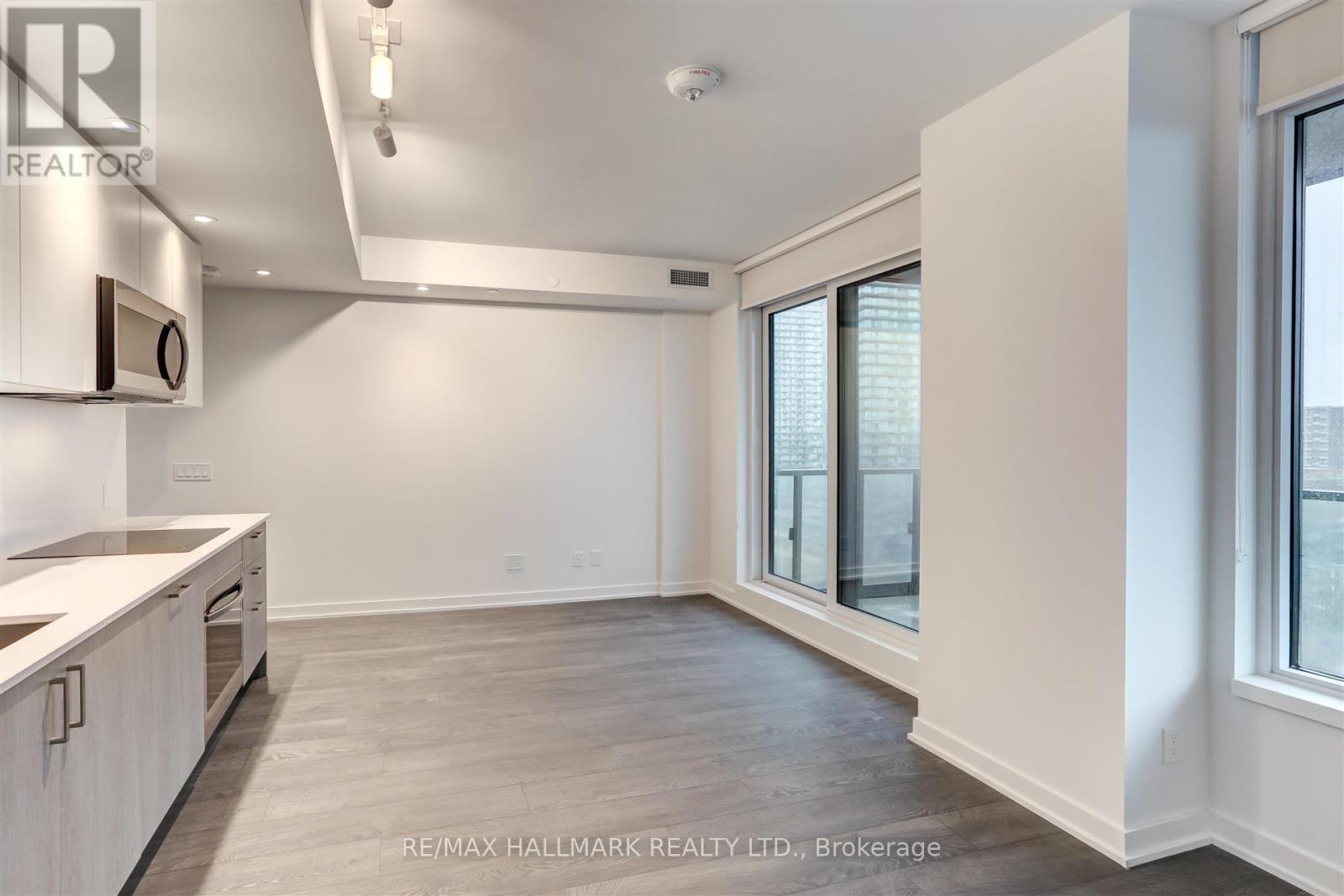 1502 - 1928 Lake Shore Boulevard W, Toronto, Ontario  M6S 0B1 - Photo 2 - W12394444