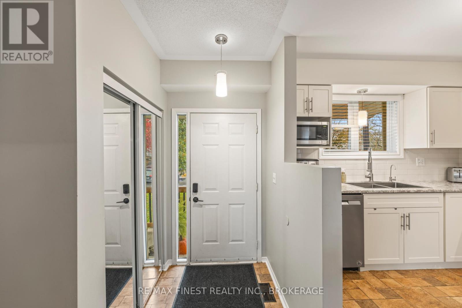 13 Clifford Street, Loyalist (Amherstview), Ontario  K7N 1Y6 - Photo 5 - X12477896