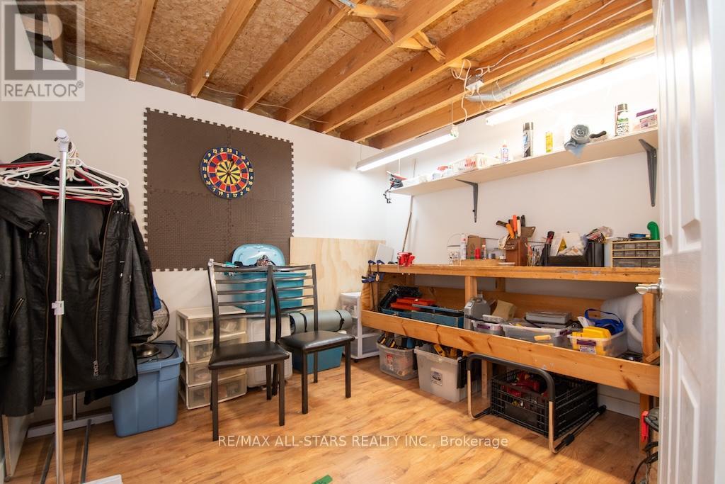176 Elgin Street, Kawartha Lakes, Ontario  K9V 6B3 - Photo 41 - X12454119