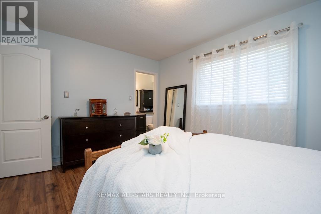 176 Elgin Street, Kawartha Lakes, Ontario  K9V 6B3 - Photo 23 - X12454119