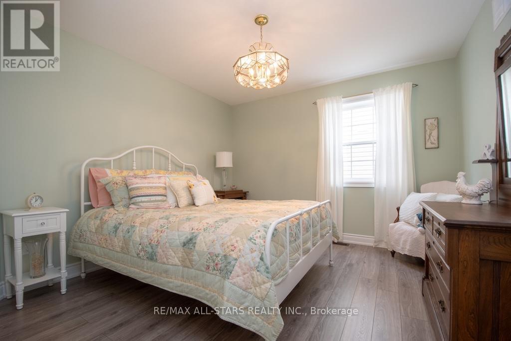 10 Silverbrook Avenue, Kawartha Lakes, Ontario  K9V 0L9 - Photo 30 - X12377263