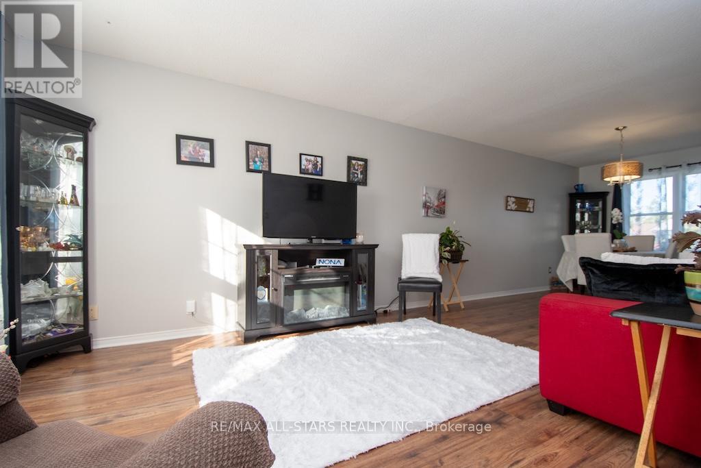 176 Elgin Street, Kawartha Lakes, Ontario  K9V 6B3 - Photo 9 - X12454119