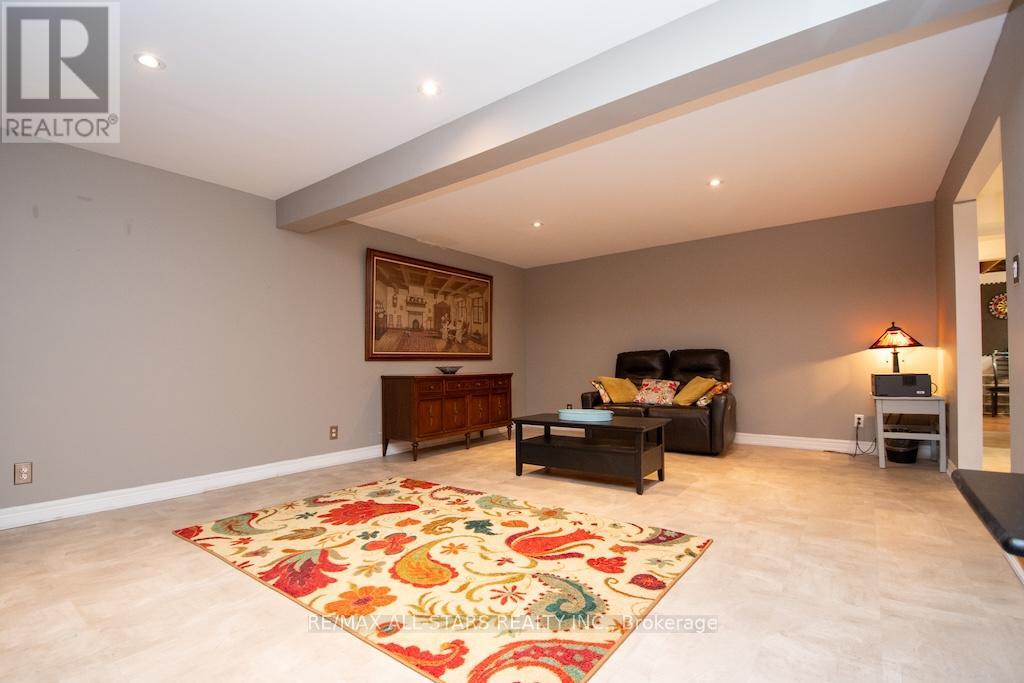 176 Elgin Street, Kawartha Lakes, Ontario  K9V 6B3 - Photo 36 - X12454119