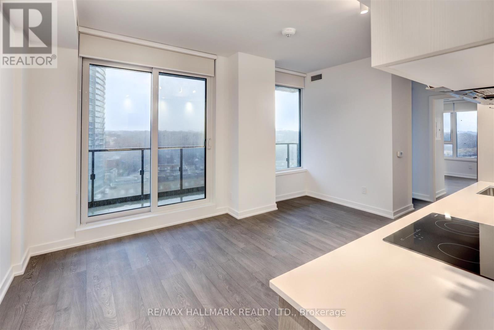 1502 - 1928 Lake Shore Boulevard W, Toronto, Ontario  M6S 0B1 - Photo 3 - W12394444