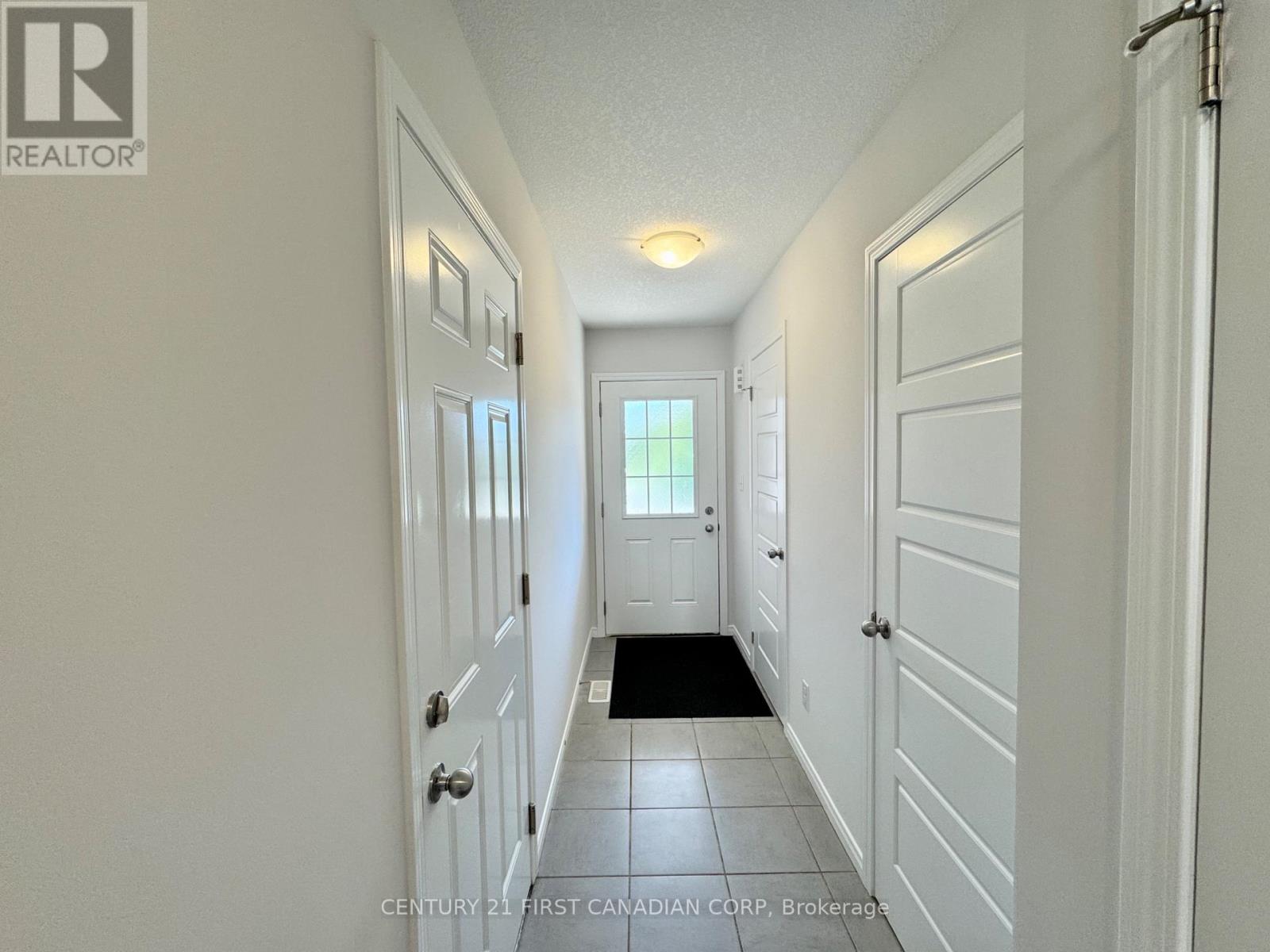 46 - 3186 Singleton Avenue, London South, Ontario  N6L 0B8 - Photo 3 - X12476163