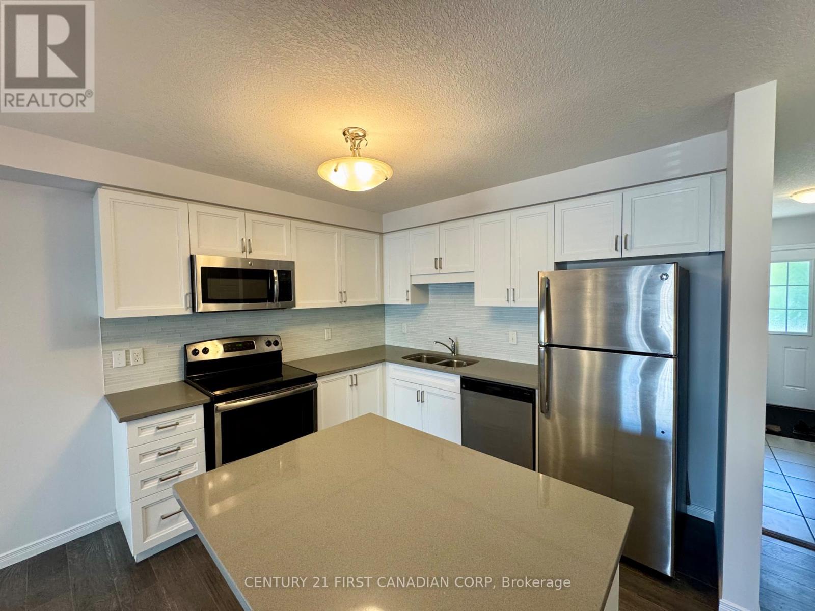 46 - 3186 Singleton Avenue, London South, Ontario  N6L 0B8 - Photo 6 - X12476163