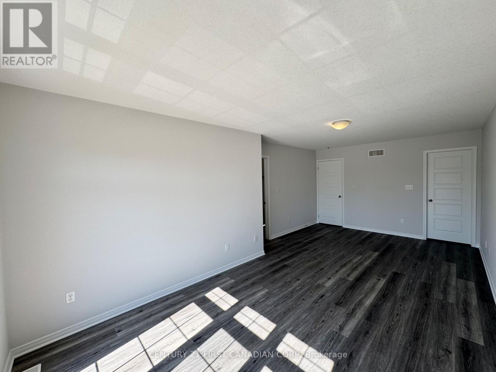 46 - 3186 Singleton Avenue, London South, Ontario  N6L 0B8 - Photo 12 - X12476163