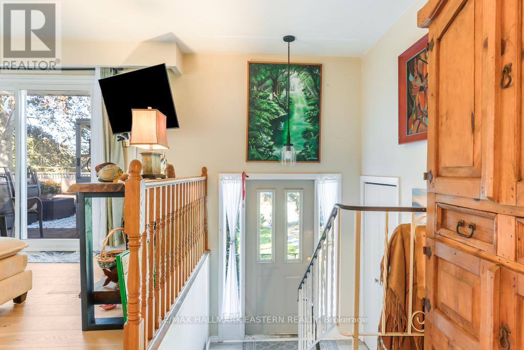 1013 Nicholl's Boulevard, Selwyn, Ontario  K0L 1H0 - Photo 5 - X12457024