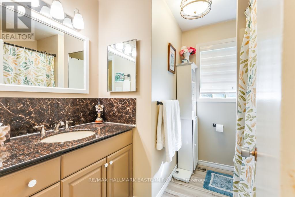 1013 Nicholl's Boulevard, Selwyn, Ontario  K0L 1H0 - Photo 22 - X12457024