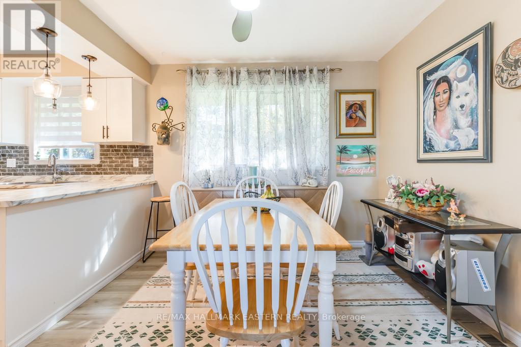 1013 Nicholl's Boulevard, Selwyn, Ontario  K0L 1H0 - Photo 12 - X12457024