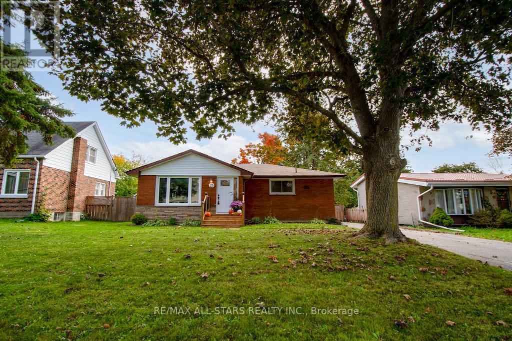 25 Maryknoll Avenue, Kawartha Lakes, Ontario  K9V 1A7 - Photo 1 - X12466084