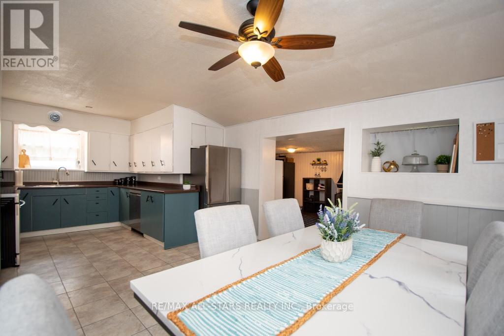 48 Elgin Street, Kawartha Lakes, Ontario  K9V 3W3 - Photo 12 - X12470141