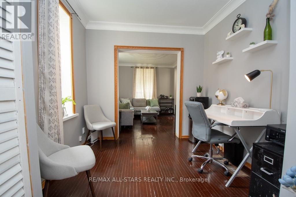 48 Elgin Street, Kawartha Lakes, Ontario  K9V 3W3 - Photo 6 - X12470141