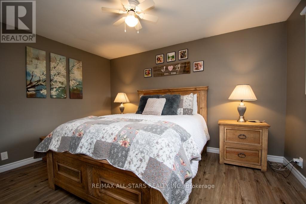 25 Maryknoll Avenue, Kawartha Lakes, Ontario  K9V 1A7 - Photo 18 - X12466084