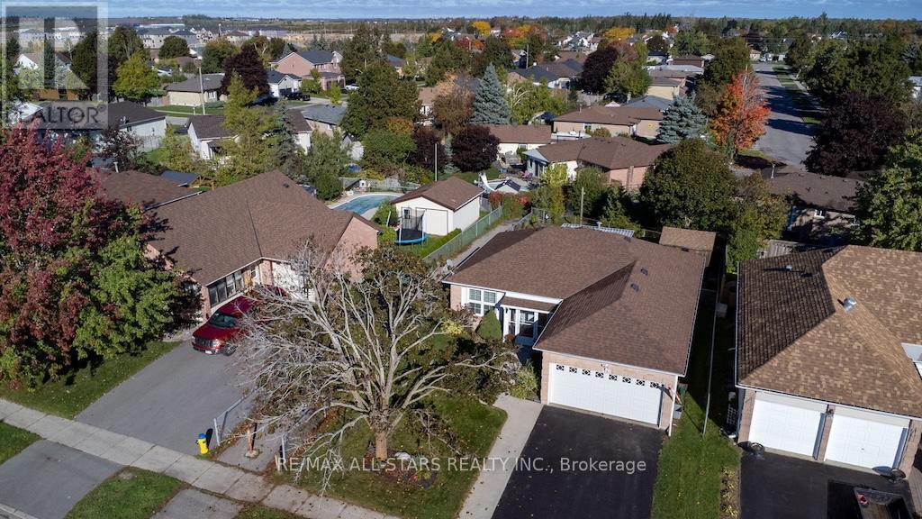 176 Elgin Street, Kawartha Lakes, Ontario  K9V 6B3 - Photo 1 - X12454119