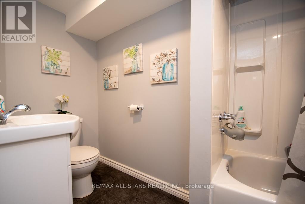 25 Maryknoll Avenue, Kawartha Lakes, Ontario  K9V 1A7 - Photo 29 - X12466084
