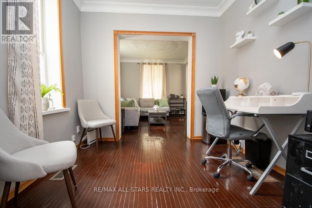48 Elgin Street, Kawartha Lakes, Ontario  K9V 3W3 - Photo 7 - X12470141