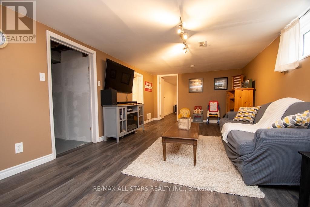 25 Maryknoll Avenue, Kawartha Lakes, Ontario  K9V 1A7 - Photo 26 - X12466084