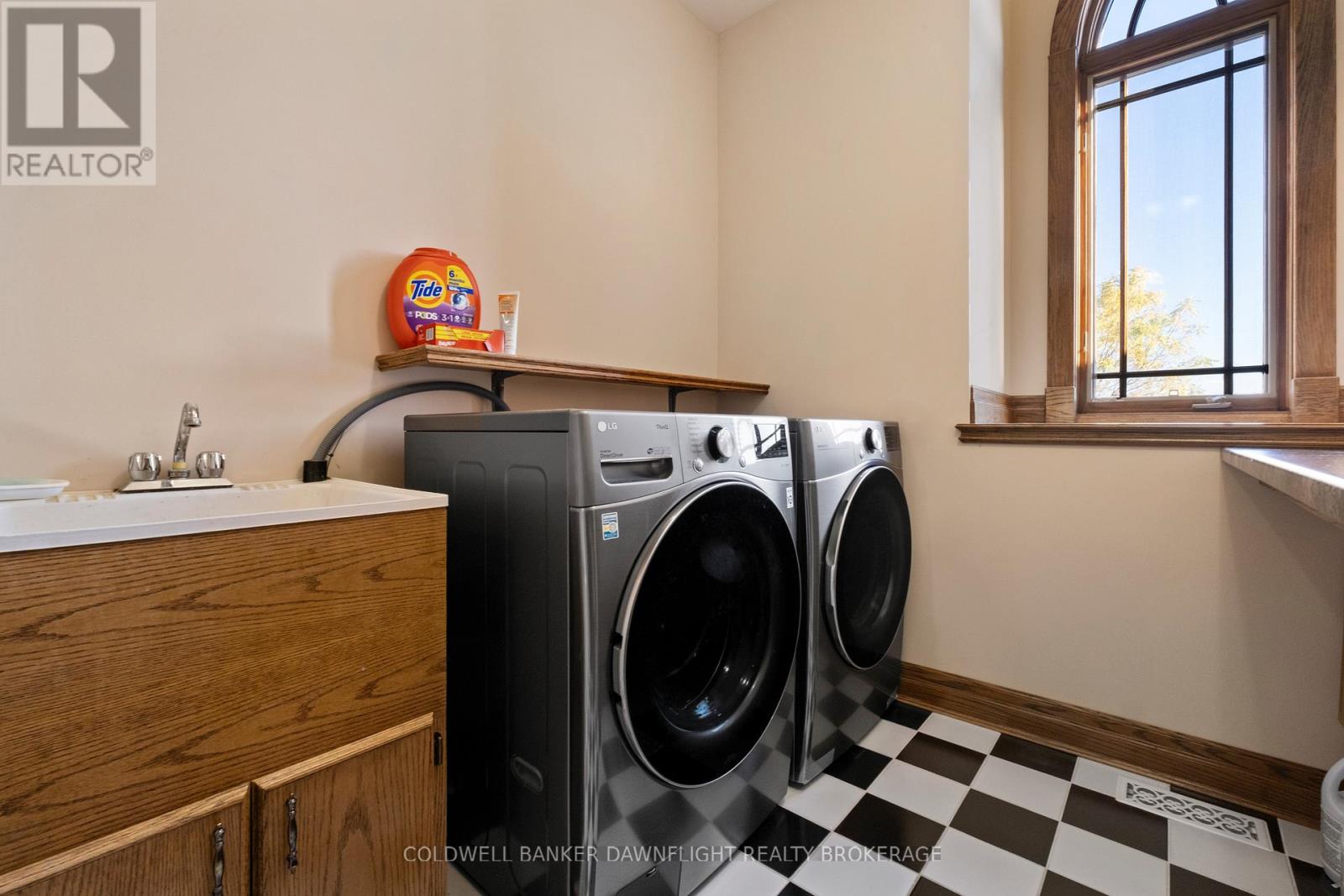 Photo 29 of 50 for 246 Hazelton Lane