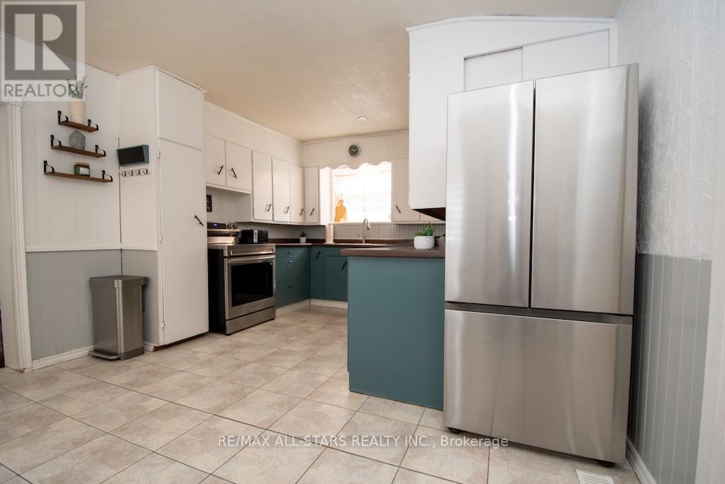 48 Elgin Street, Kawartha Lakes, Ontario  K9V 3W3 - Photo 15 - X12470141
