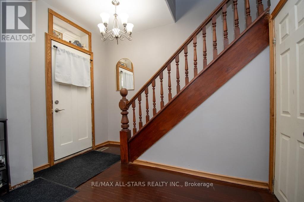 48 Elgin Street, Kawartha Lakes, Ontario  K9V 3W3 - Photo 3 - X12470141