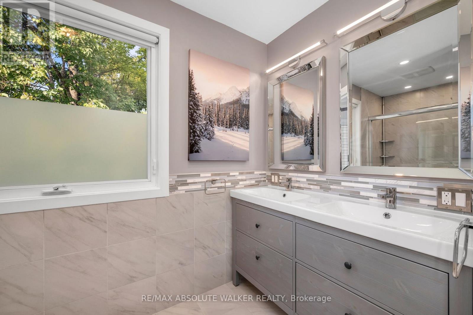 32 Acklam Terrace, Ottawa, Ontario  K2K 2H5 - Photo 18 - X12474374