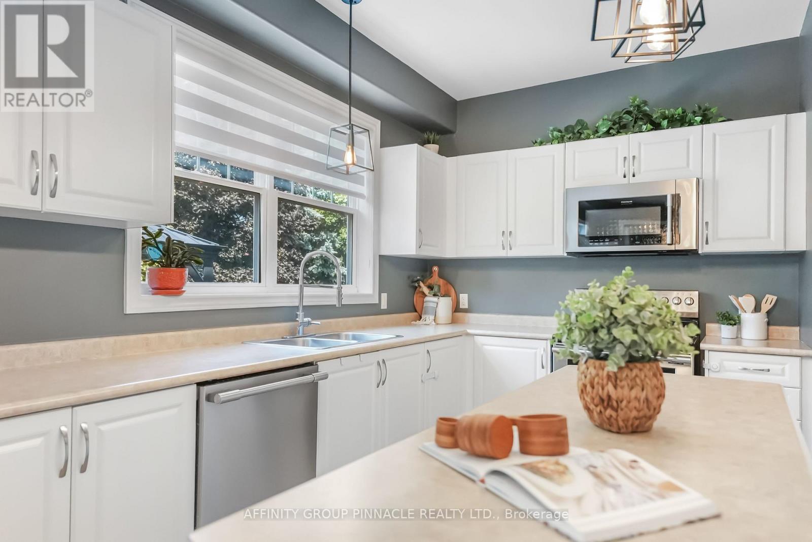 7 Brackendale Trail, Kawartha Lakes, Ontario  K9V 0M2 - Photo 16 - X12461368