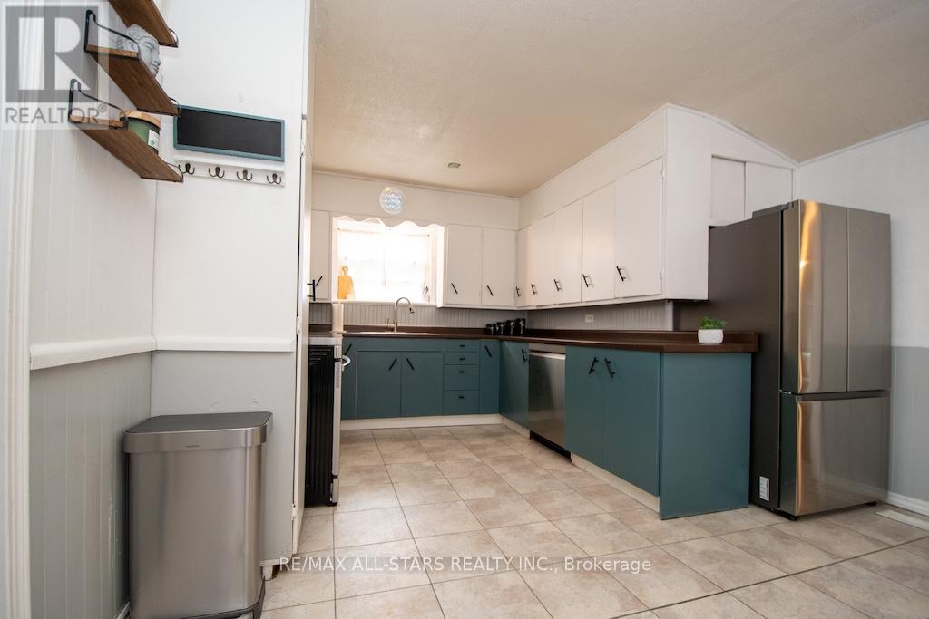 48 Elgin Street, Kawartha Lakes, Ontario  K9V 3W3 - Photo 16 - X12470141