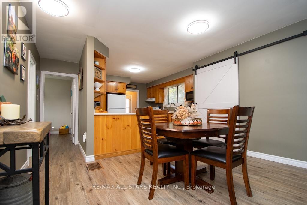 25 Maryknoll Avenue, Kawartha Lakes, Ontario  K9V 1A7 - Photo 9 - X12466084
