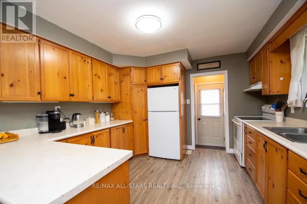 25 Maryknoll Avenue, Kawartha Lakes, Ontario  K9V 1A7 - Photo 15 - X12466084