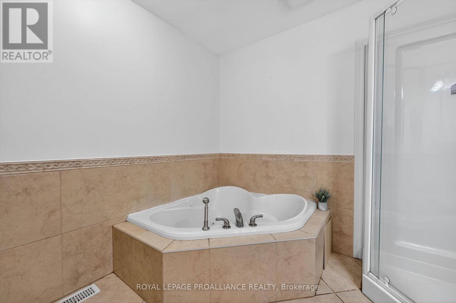 40 Charles Court, Tweed, Ontario  K0K 3J0 - Photo 21 - X12476013