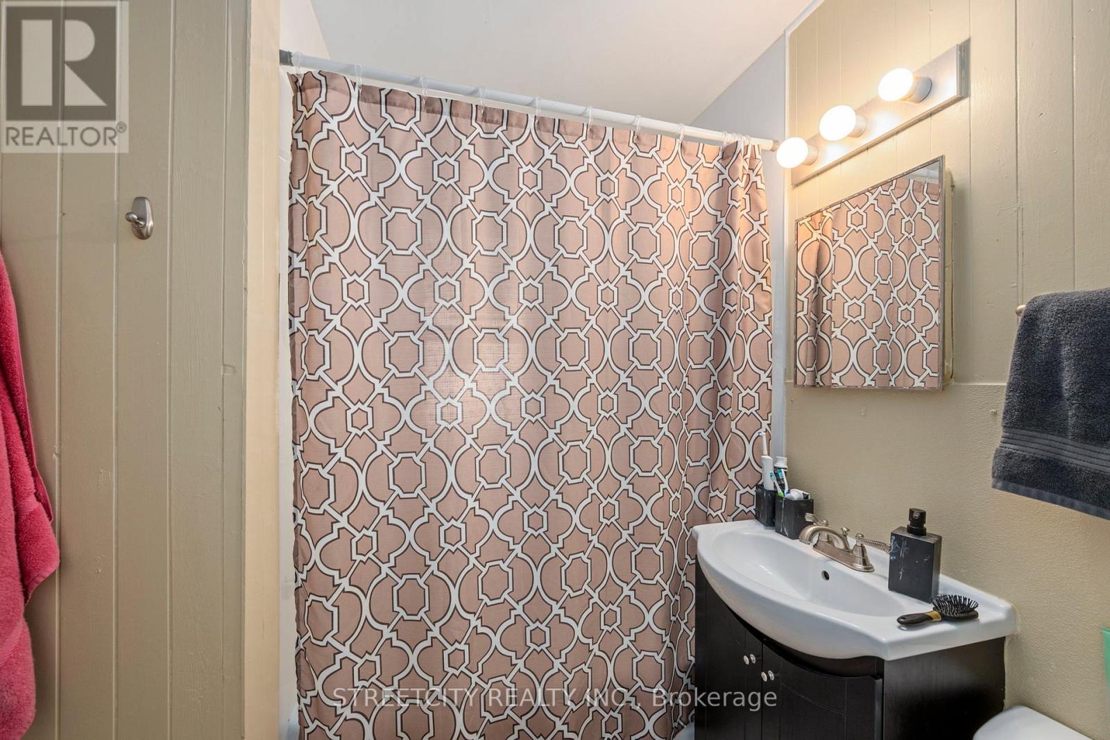 312 Fairview Avenue, London South, Ontario  N6C 4T8 - Photo 15 - X12477890