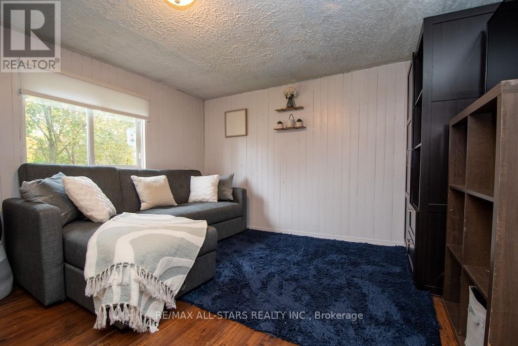 48 Elgin Street, Kawartha Lakes, Ontario  K9V 3W3 - Photo 18 - X12470141