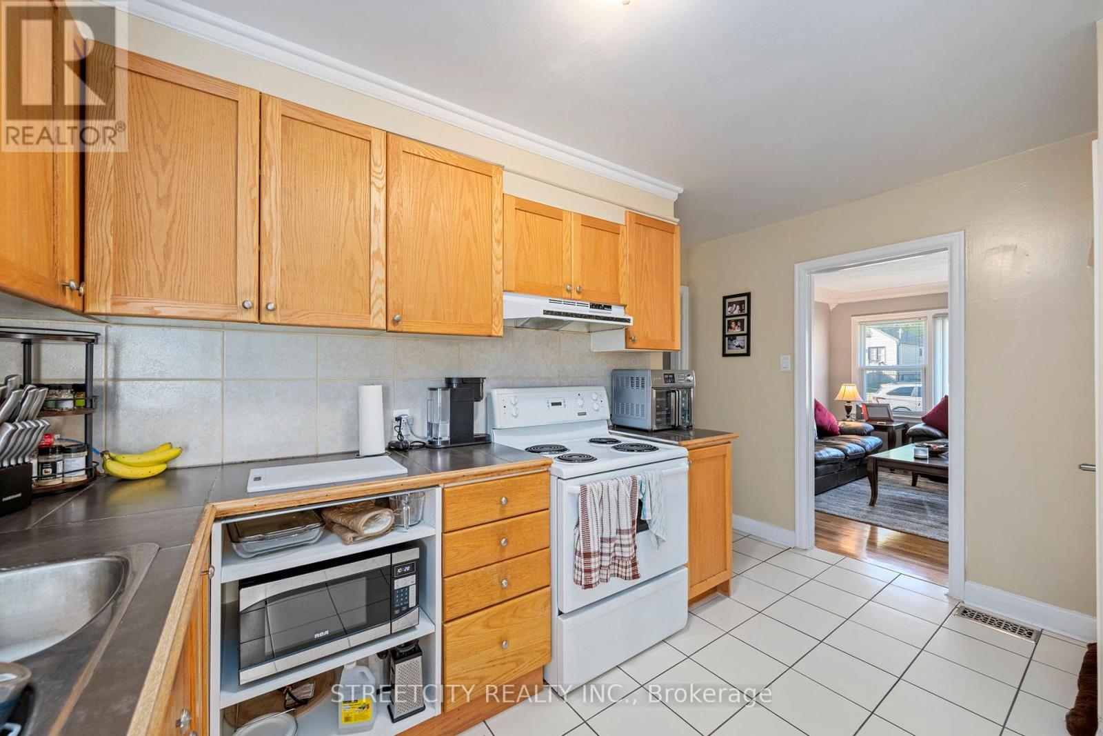 312 Fairview Avenue, London South, Ontario  N6C 4T8 - Photo 9 - X12477890