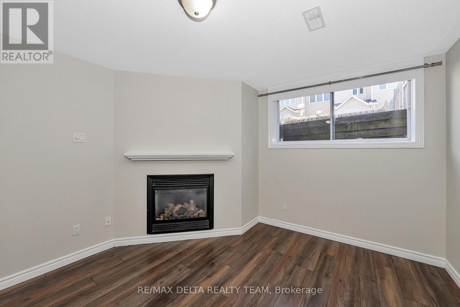 725 Whaley Ridge, Ottawa, Ontario  K4A 0P7 - Photo 25 - X12475941